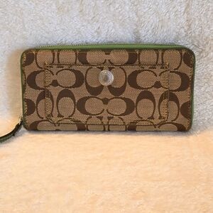 GUC Coach Signature Monogram Zip Wallet with green leather and beige canvas